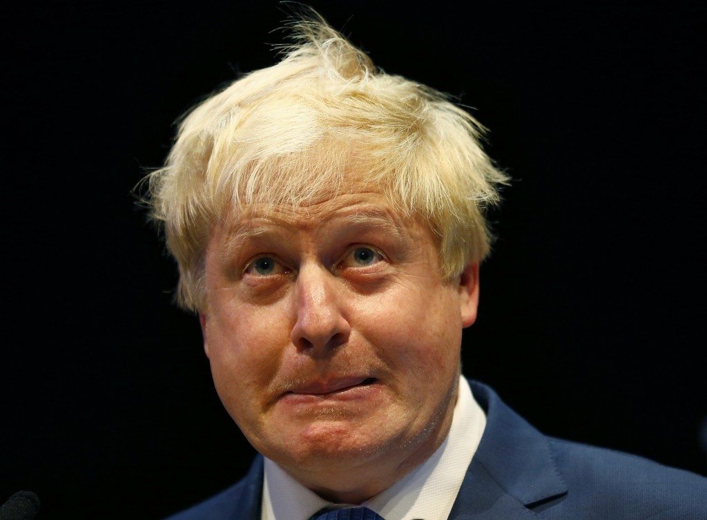 London Mayor Boris Johnson Presents Visiting Dignitaries With Cheeky Dab Of Mandy