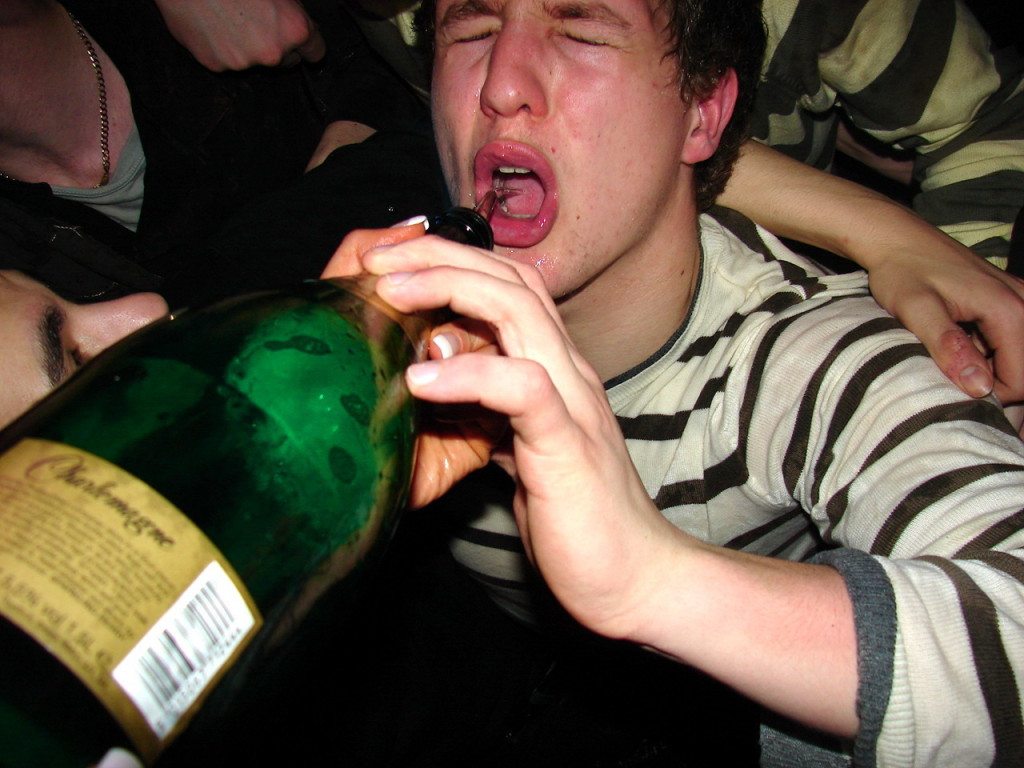 Shock As Clubbers On The Pre-Lash Manage To Actually Be Ready When The Taxi Arrives