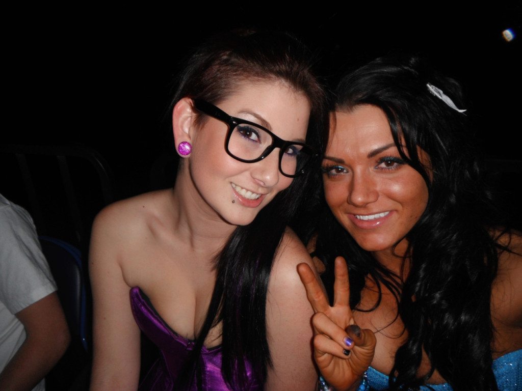 Kink Live Performance EDM FAn Confused