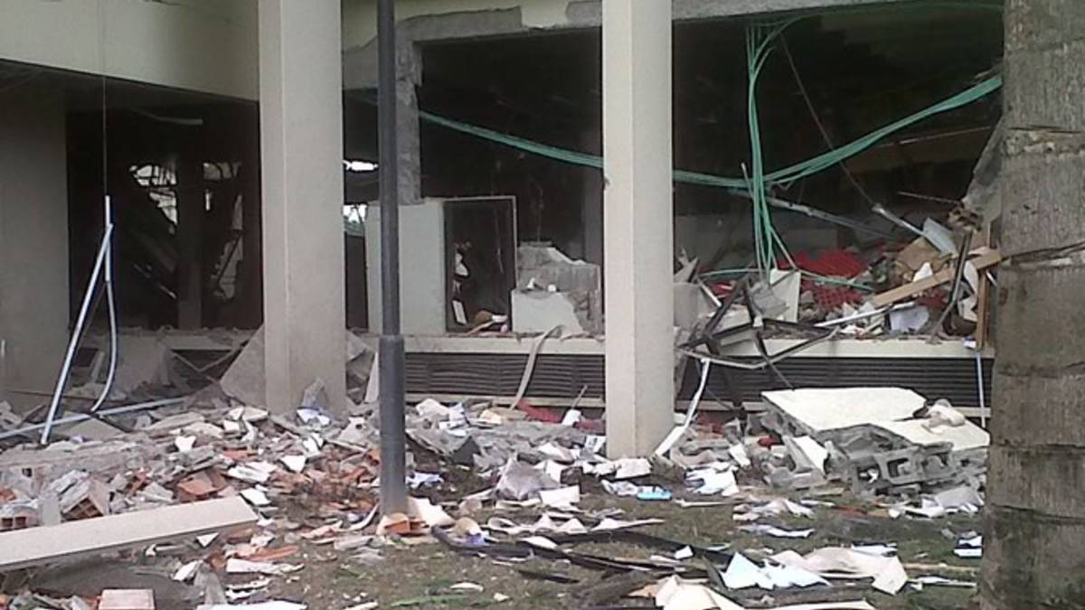 NSFW Dublin Ireland Office Paris Hilton Avicii Faithless Insomnia