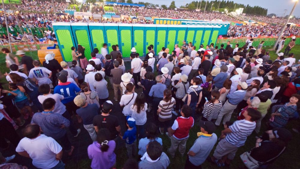 Toilet Queue Nightclub Festival Weed Cocaine Smoking Area