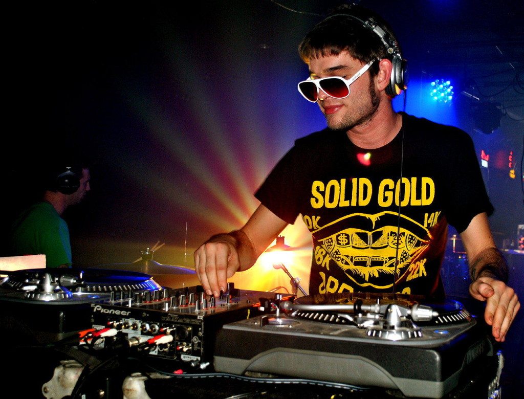 DJ Beatport Spinnin' Records Label Advertisement Wunderground YouTube